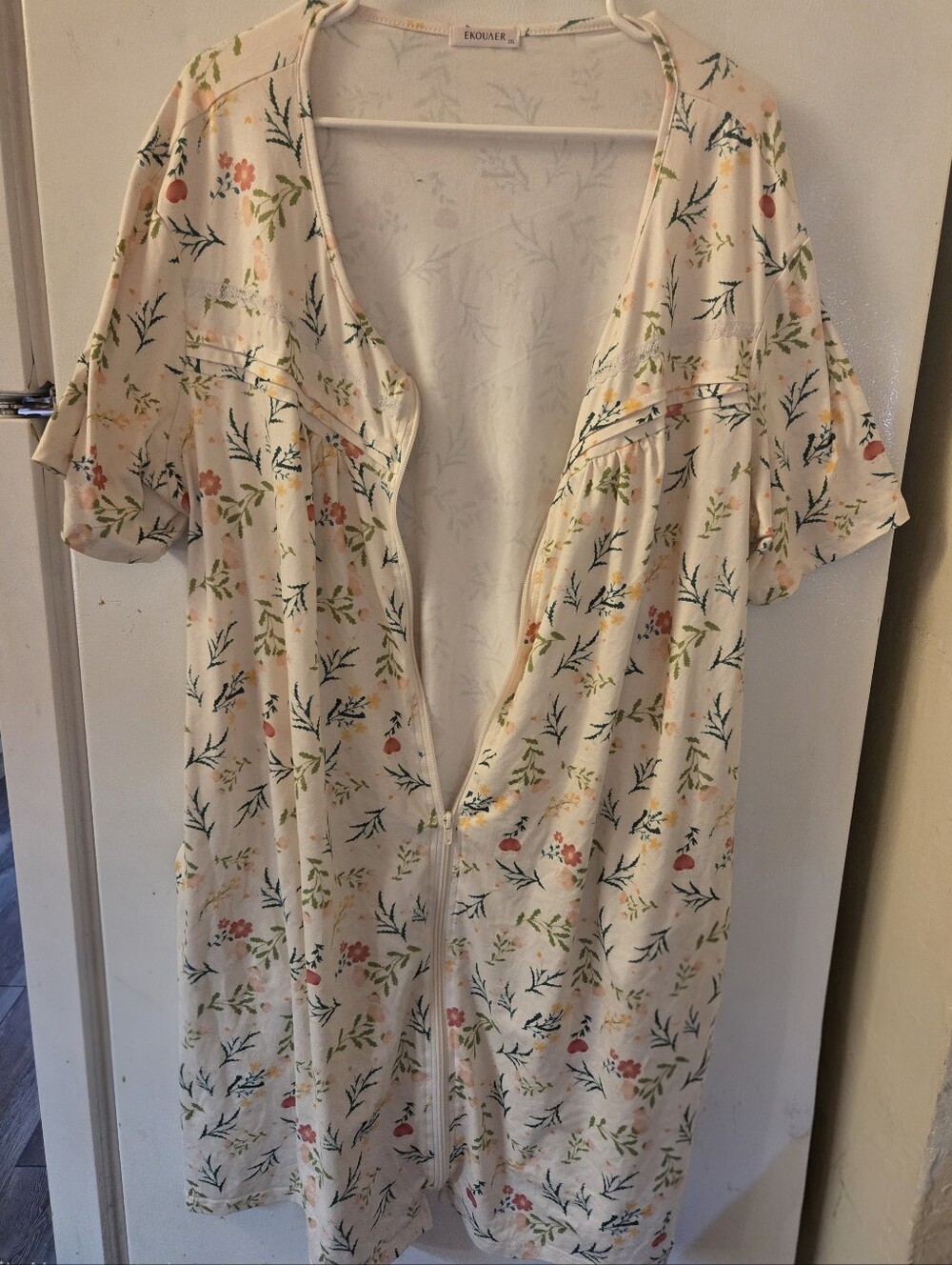 Floral Cream Short-Sleeve Women's Top